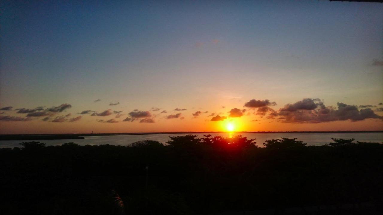 Brisas Sunset Apartment Cancun Bagian luar foto