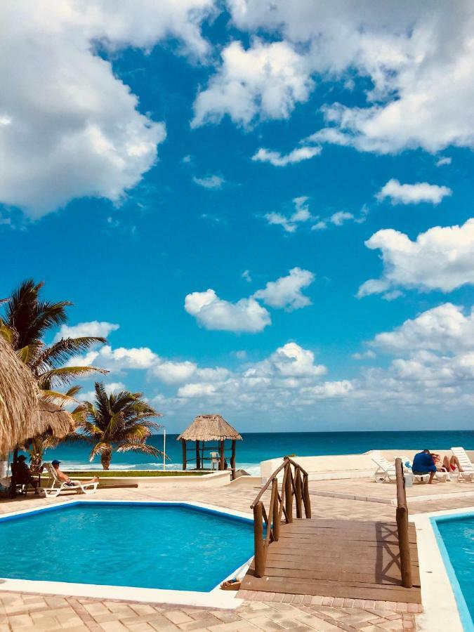 Brisas Sunset Apartment Cancun Bagian luar foto