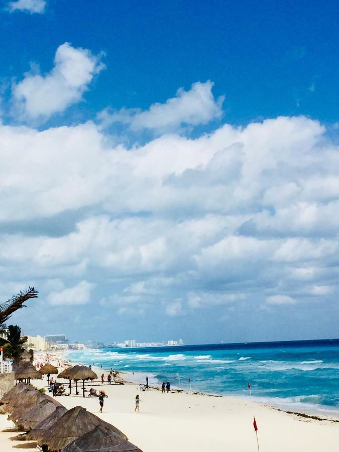 Brisas Sunset Apartment Cancun Bagian luar foto