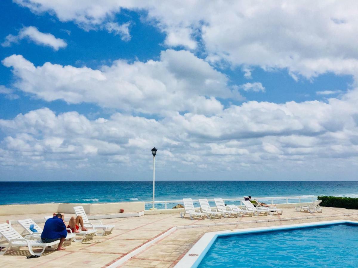 Brisas Sunset Apartment Cancun Bagian luar foto
